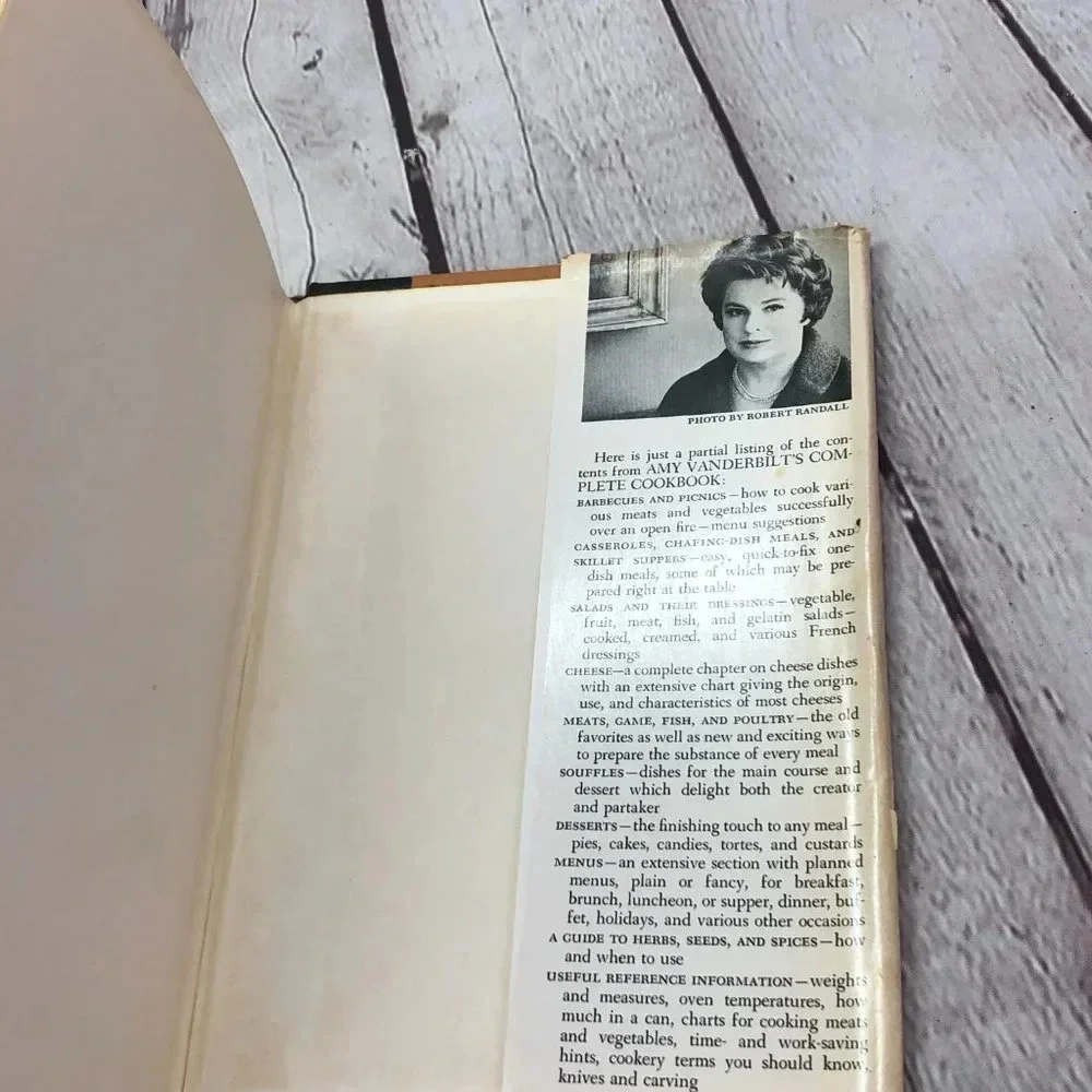 VINTAGE 1961 Amy Vanderbilt's COMPLETE cookbook farmhouse retro cottage